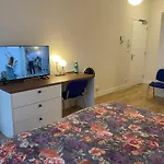 Aristoteles Apartment *