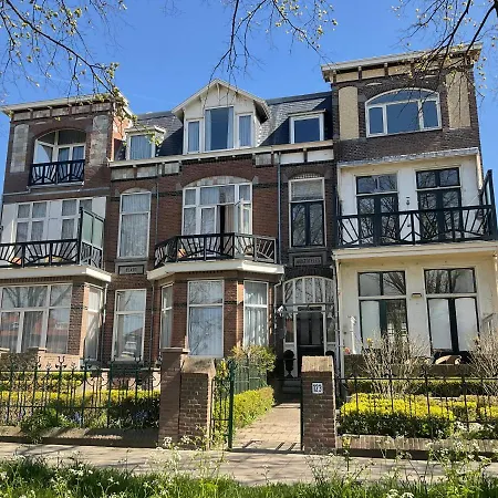 アパート Aristoteles