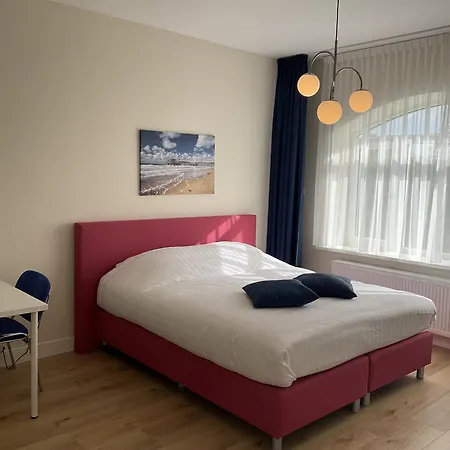 Aristoteles Apartment *