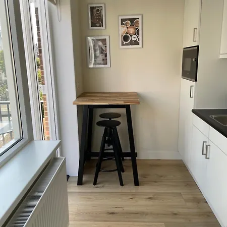 Aristoteles アパート